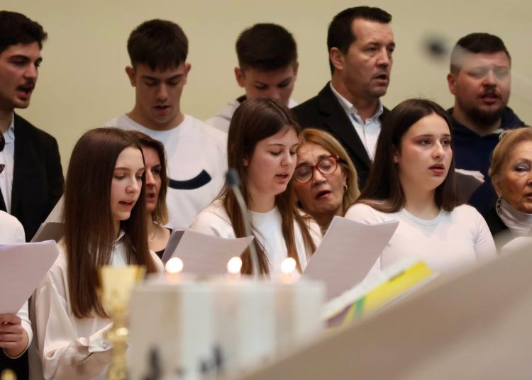 Humac: Održan tradicionalni božićni koncert u duhu zajedništva i molitve