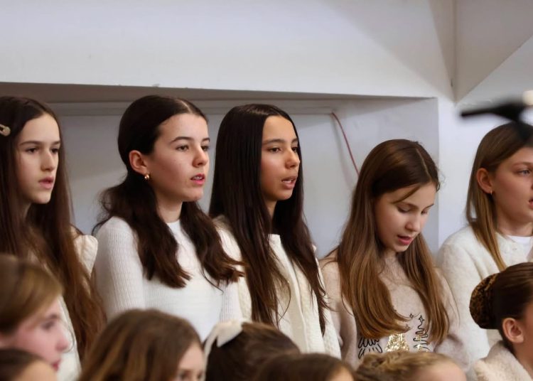 Humac: Održan tradicionalni božićni koncert u duhu zajedništva i molitve