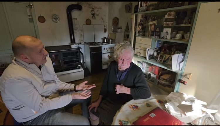 (VIDEO) Životna priča bake Ive iz Brljice kod Ljubuškog: Vedrina koja prkosi godinama i teškoj sudbini