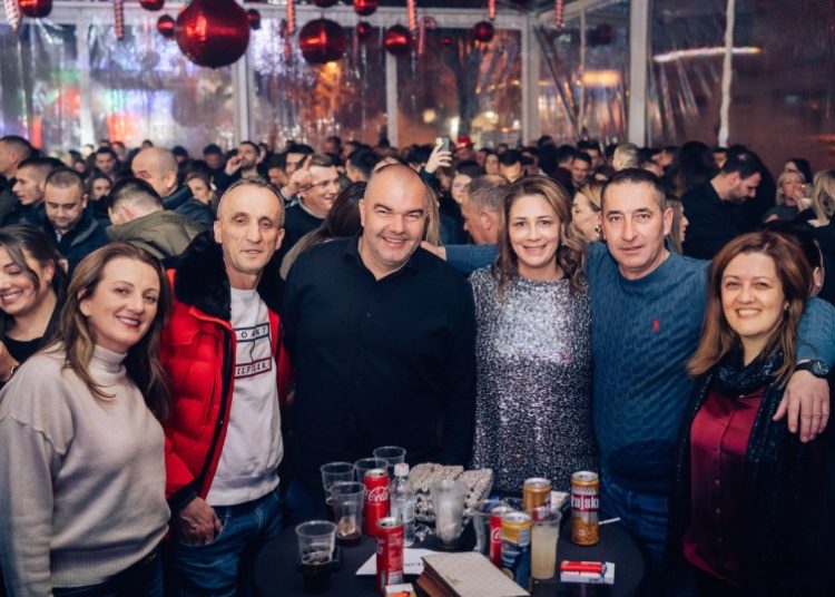 Posušje prvi put organiziralo doček Nove godine na otvorenom, pogledajte fotogaleriju