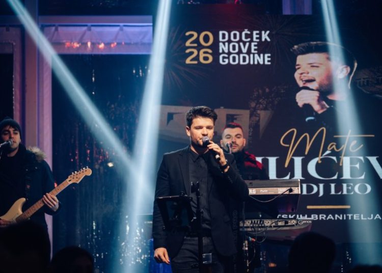 Posušje prvi put organiziralo doček Nove godine na otvorenom, pogledajte fotogaleriju