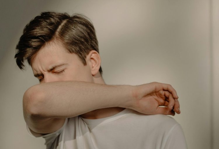 Riješite se kašlja po receptu naših starih: Bit će vam potrebno ovo piće