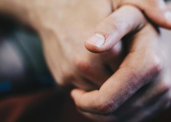 Uočio malu promjenu na noktima, a pokazalo se da ima vrlo opaku bolest