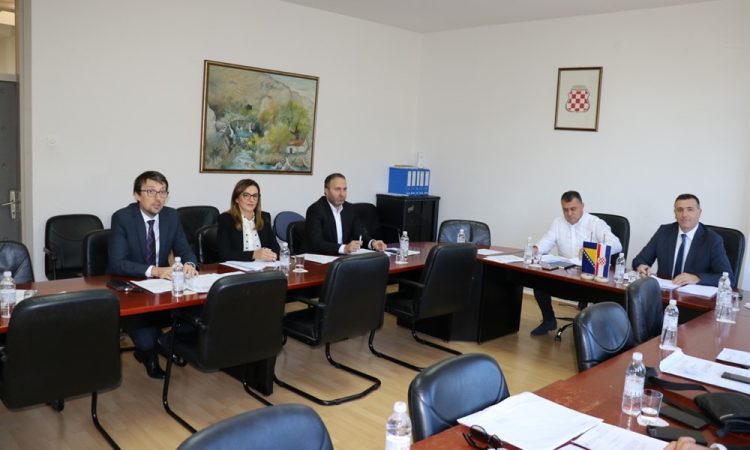 Vlada ŽZH povećava davanja braniteljima, majkama i obiteljima s više djece