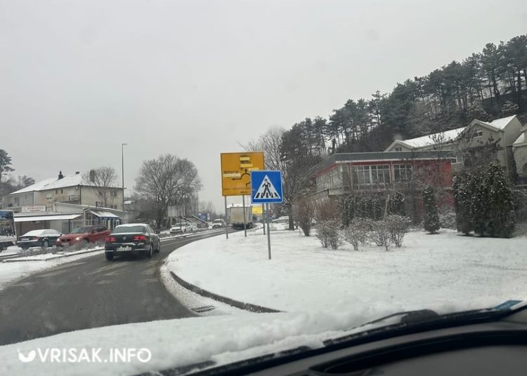 Široki Brijeg: Snijeg zabijelio ceste, pogledajte kako izgleda