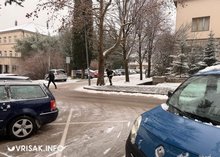 Široki Brijeg: Snijeg zabijelio ceste, pogledajte kako izgleda