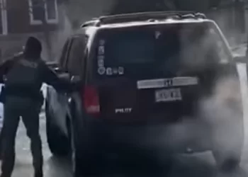 (VIDEO) Hladnokrvno ubojstvo ili samoobrana? Snimka ubojstva žene od strane agenta ICE u automobilu