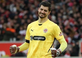 Brotnjak Nikola Vasilj drži vodeću poziciju po broju obrana u Bundesligi