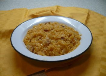 Recept za dinstani kiseli kupus s cous cousom i slaninom