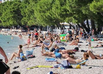 EU turizam 2025. ruši sve rekorde noćenja, Hrvatska pri dnu