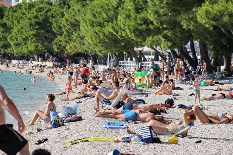 EU turizam 2025. ruši sve rekorde noćenja, Hrvatska pri dnu