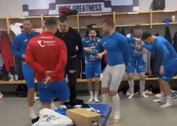 (VIDEO) Pogledajte slavlje u svlačionici: Predvode ga Hercegovci s linđom