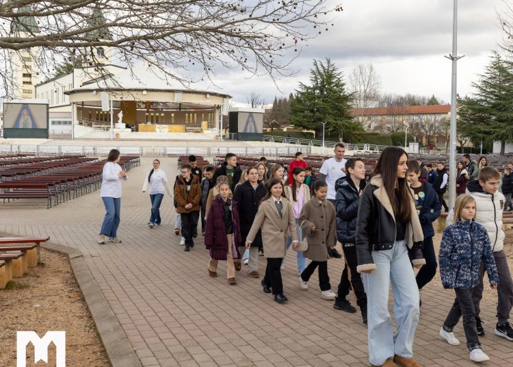 (VIDEO) Međugorje: 120 bračnih parova i preko 300 djece iz cijele Hercegovine na obiteljkom susretu