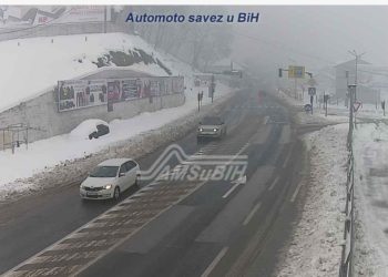 Oprez na cestama u BiH: Mokri i skliski kolnici, obustave i ograničenja prometa