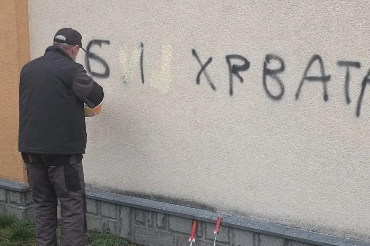 Uklonjena uvredvljiva poruka ‘Ubij Hrvata’ Uklonjena uvredvljiva poruka ‘Ubij Hrvata’