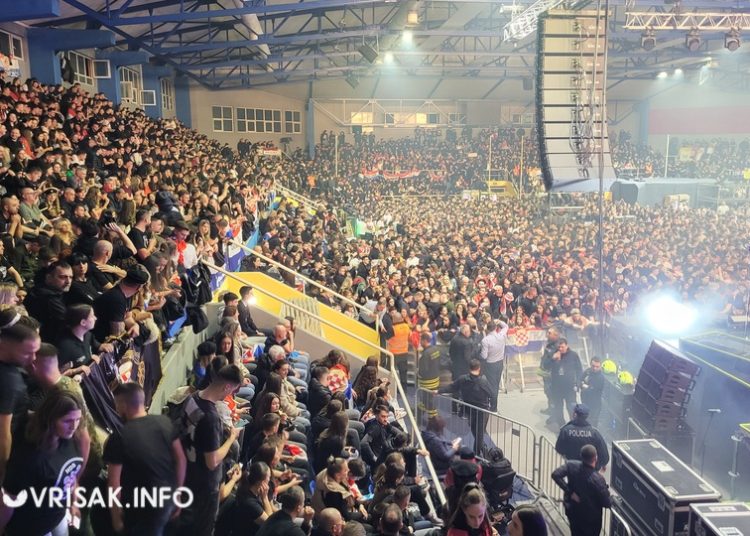 (VIDEO) Thompson odradio prvi koncert u Širokom Brijegu pred prepunom Pecarom