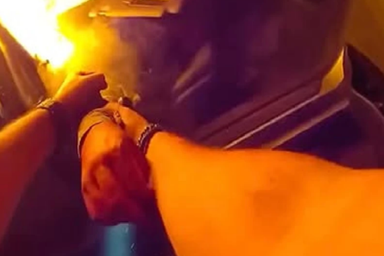 (VIDEO) Amerika slavi policajca iz BiH: Iz zapaljenog auta spasio ženu nakon otmice bebe i sudara