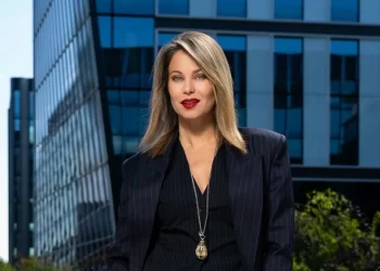 U mailovima poslanim Epsteinu spominje se i voditeljica Mia Kovačić