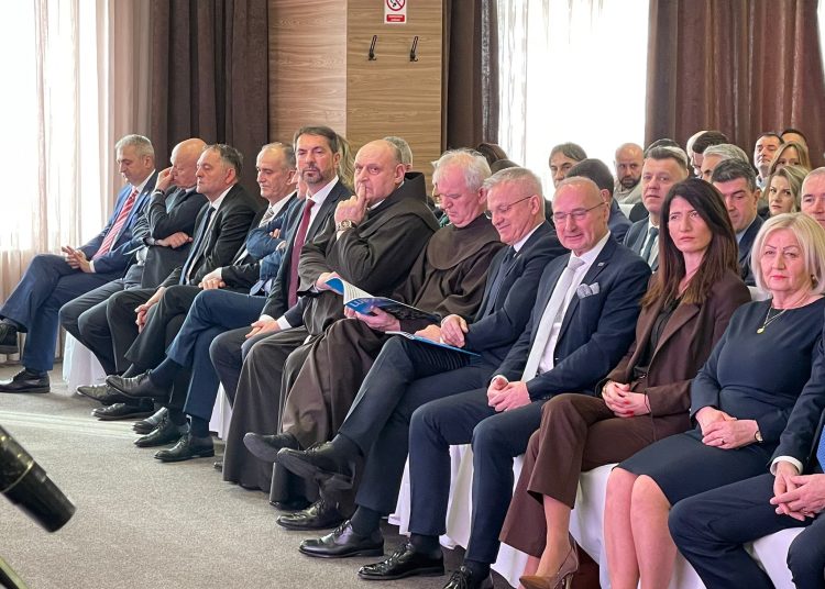 (VIDEO) Dan Grada Ljubuški: Na svečanoj sjednici istaknut rast gospodarstva i jačanje demografskih mjera