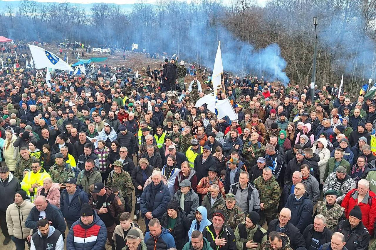 (VIDEO) Zastrašujuće: Uzvici „Tekbir“ i „Allahu ekber“ uz pucnjavu ponovno podijelili javnost oko Armije BiH