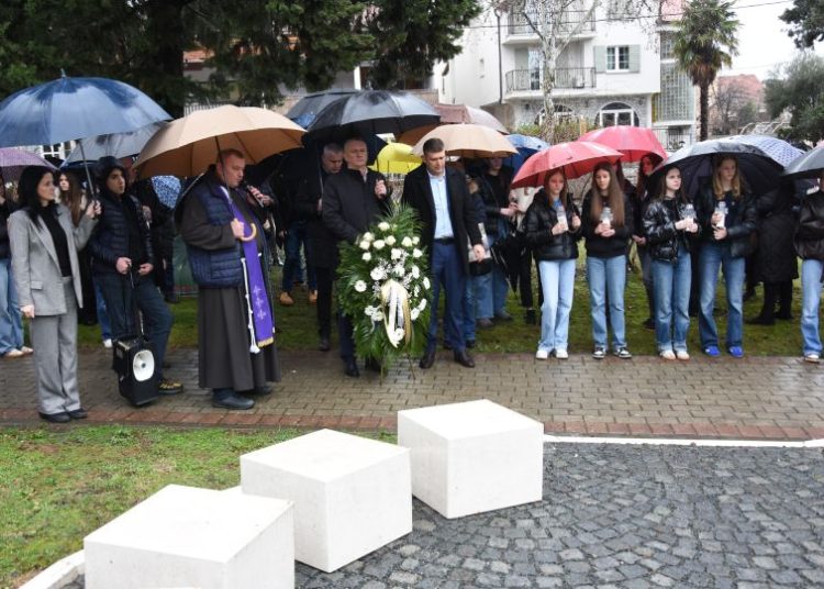 Čitluk odao počast jedanaestorici poginulih učenika