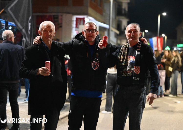 (VIDEO) Thompson odradio prvi koncert u Širokom Brijegu pred prepunom Pecarom