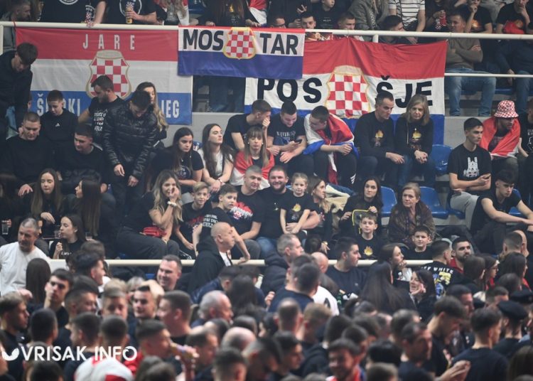 (VIDEO) Thompson odradio prvi koncert u Širokom Brijegu pred prepunom Pecarom