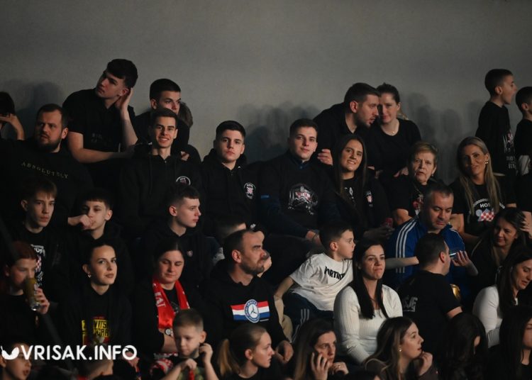 (VIDEO) Thompson odradio prvi koncert u Širokom Brijegu pred prepunom Pecarom