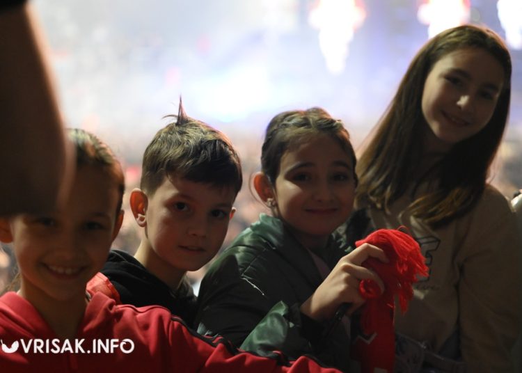 (VIDEO) Thompson odradio prvi koncert u Širokom Brijegu pred prepunom Pecarom