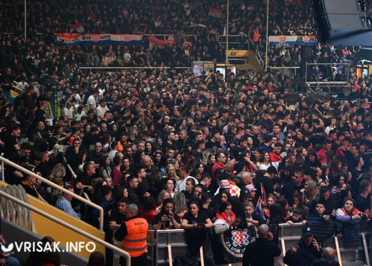 (VIDEO) Thompson odradio prvi koncert u Širokom Brijegu pred prepunom Pecarom