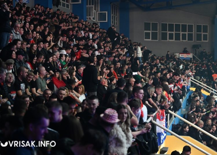 (VIDEO) Thompson odradio prvi koncert u Širokom Brijegu pred prepunom Pecarom