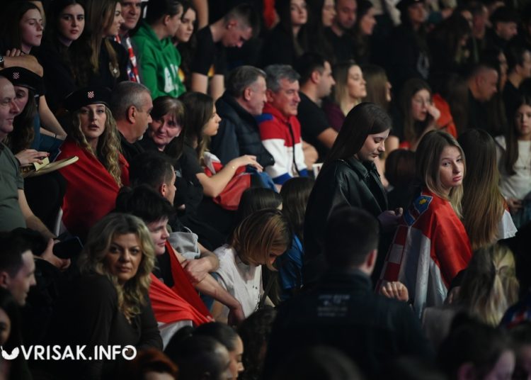 (VIDEO) Thompson odradio prvi koncert u Širokom Brijegu pred prepunom Pecarom