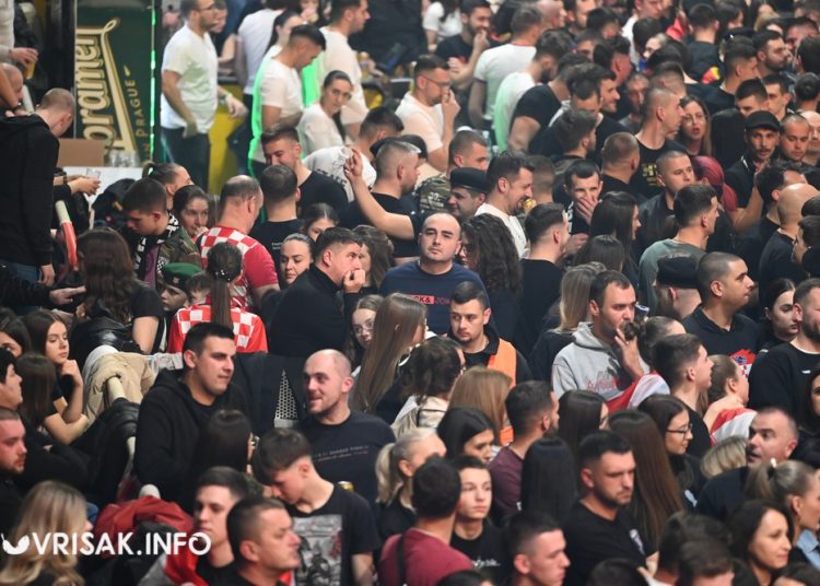 (VIDEO) Thompson odradio prvi koncert u Širokom Brijegu pred prepunom Pecarom