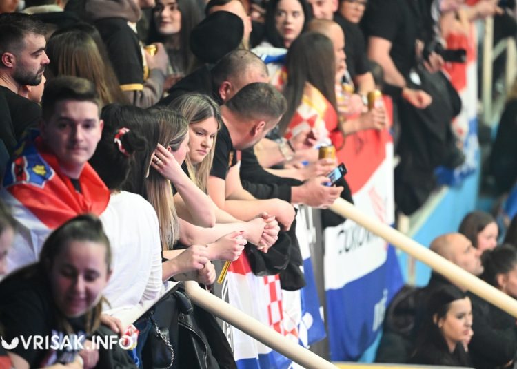 (VIDEO) Thompson odradio prvi koncert u Širokom Brijegu pred prepunom Pecarom