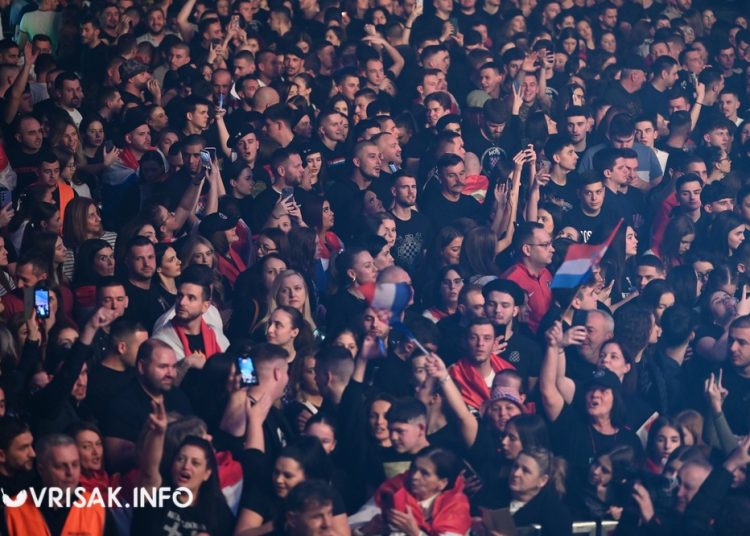 (VIDEO) Thompson odradio prvi koncert u Širokom Brijegu pred prepunom Pecarom