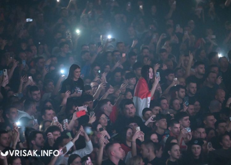 (VIDEO) Thompson odradio prvi koncert u Širokom Brijegu pred prepunom Pecarom