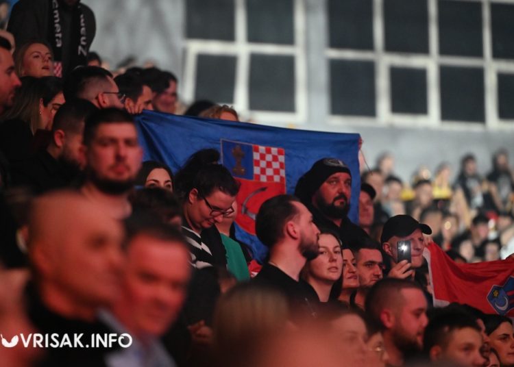 (VIDEO) Thompson odradio prvi koncert u Širokom Brijegu pred prepunom Pecarom