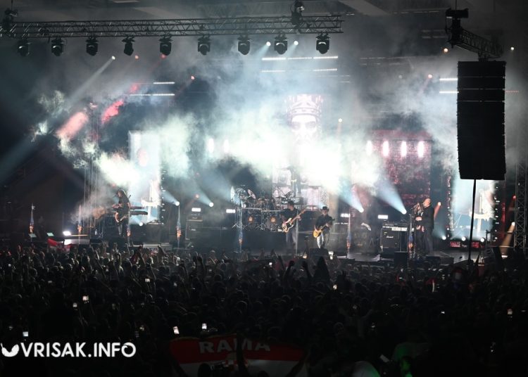 (VIDEO) Thompson odradio prvi koncert u Širokom Brijegu pred prepunom Pecarom