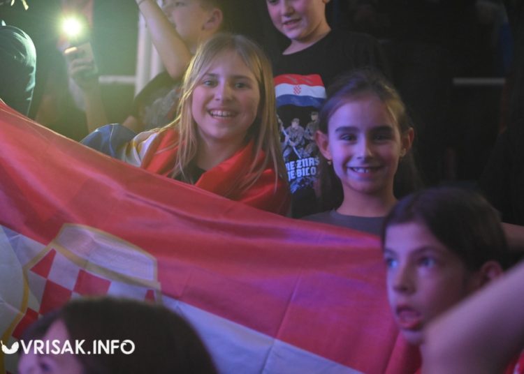 (VIDEO) Thompson odradio prvi koncert u Širokom Brijegu pred prepunom Pecarom