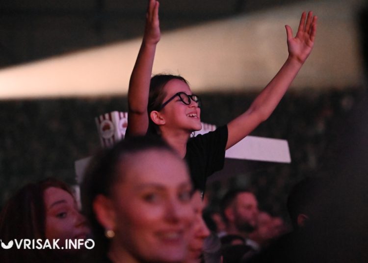 (VIDEO) Thompson odradio prvi koncert u Širokom Brijegu pred prepunom Pecarom