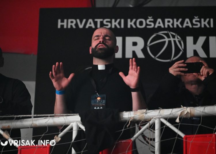 (VIDEO) Thompson odradio prvi koncert u Širokom Brijegu pred prepunom Pecarom