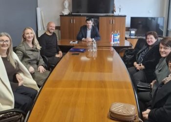 Sastanak s gradonačelnikom Širokog Brijega: MZ Mokro kreće u projekt nadogradnje učionica i dvorane