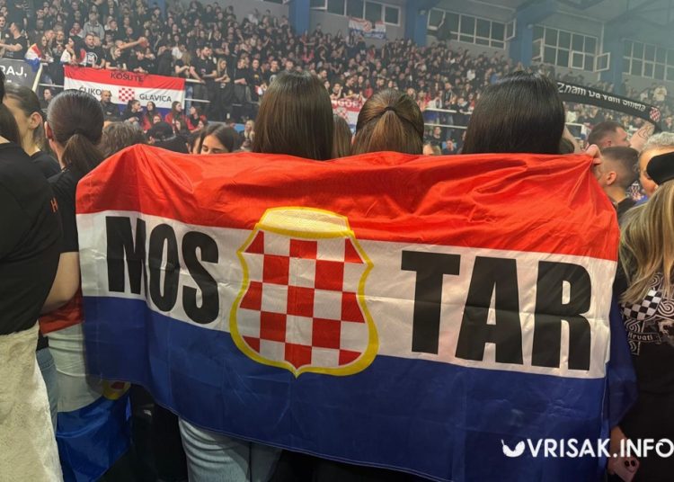 (VIDEO) Thompson odradio prvi koncert u Širokom Brijegu pred prepunom Pecarom