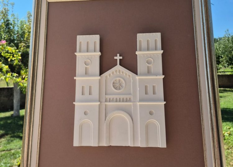 Širokobriježanka gips pretvara u umjetnost, upoznajte NLN handmade