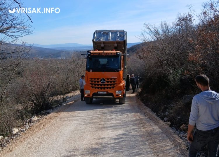 Široki Brijeg: Novi asfalt u Donjem Gradcu, 700 metara puta prema groblju