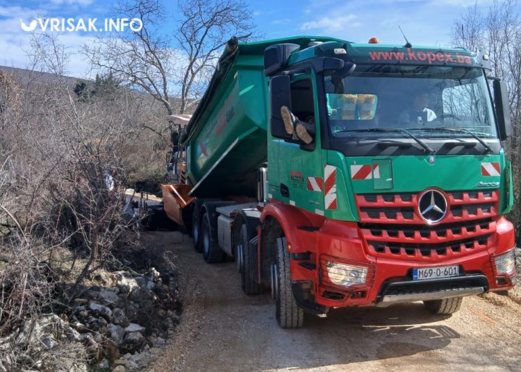 Široki Brijeg: Novi asfalt u Donjem Gradcu, 700 metara puta prema groblju