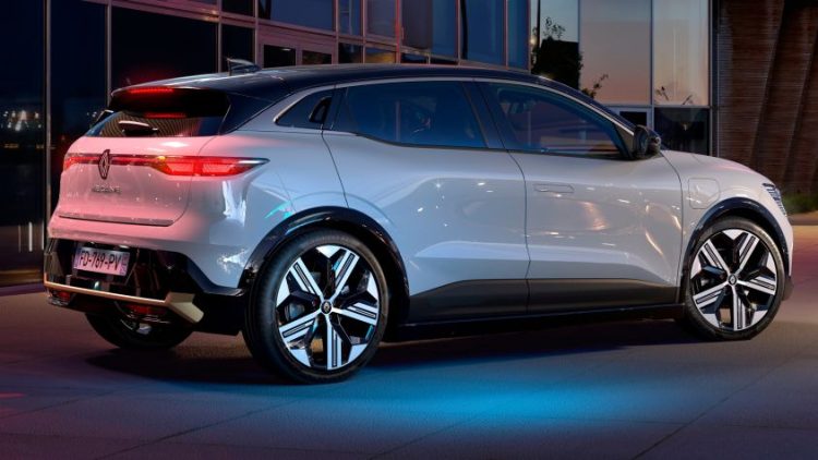 Renault priprema osvježeni Megane: Stižu nove baterije i veći doseg
