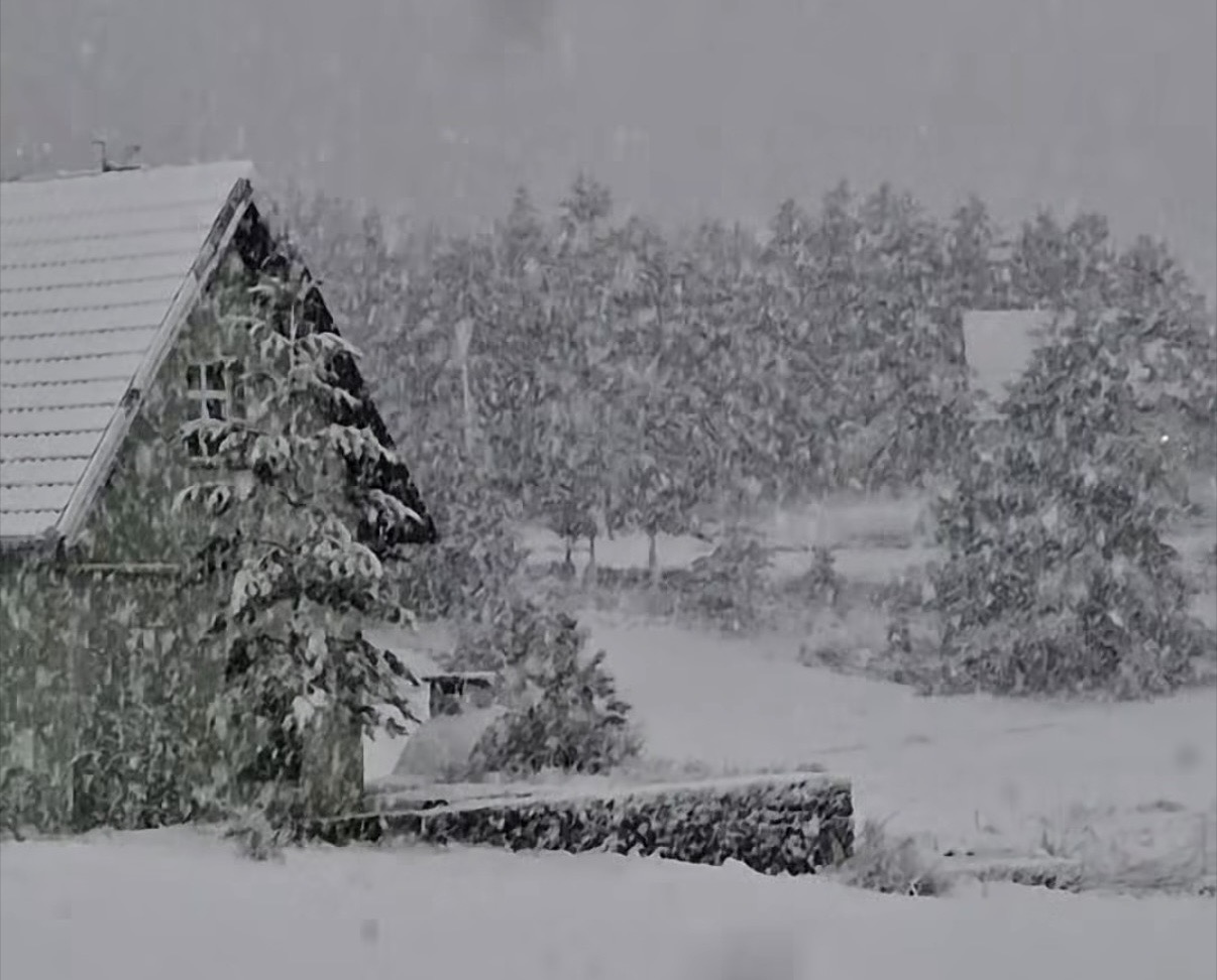 (VIDEO) Bajkovito jutro na Blidinju: Veljača pokazala zube, snijeg “lapti” punim intenzitetom (VIDEO) Bajkovito jutro na Blidinju: Veljača pokazala zube, snijeg “lapti” punim intenzitetom