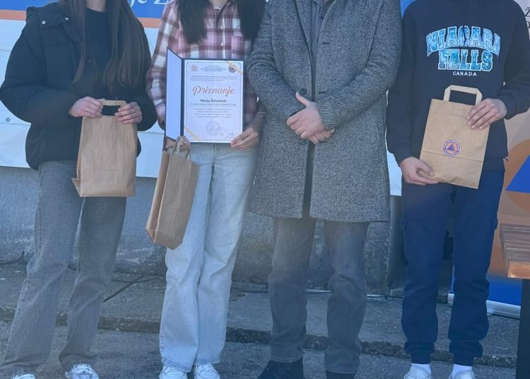 Viktor Grbavac dobitnik “Zlatne značke”, gerontodomaćice i njegovateljice iz Posušja nagrađene zahvalnicama Civilne zaštite ŽZH