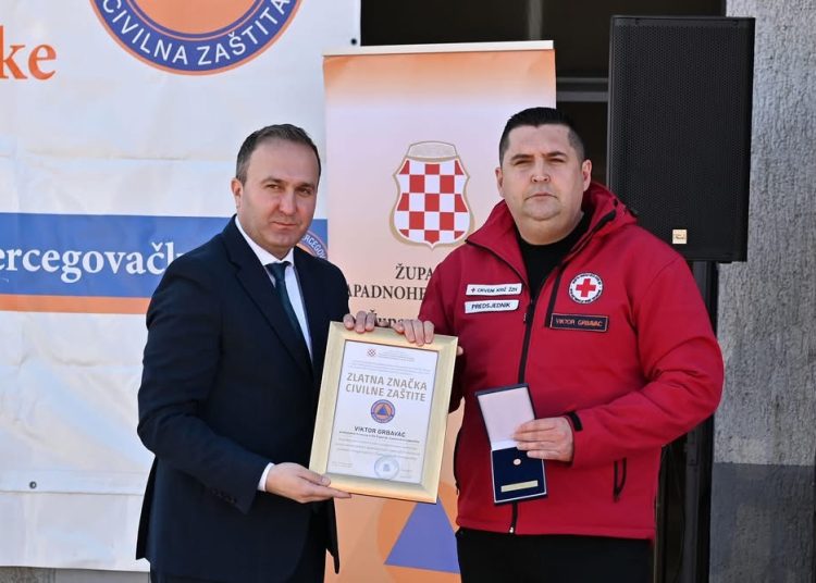 Viktor Grbavac dobitnik “Zlatne značke”, gerontodomaćice i njegovateljice iz Posušja nagrađene zahvalnicama Civilne zaštite ŽZH